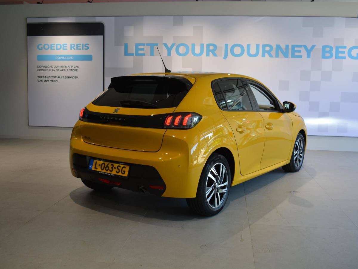 Peugeot 208 Peugeot 208 1.2 PureTech Allure Pack | 100pk | Navigatie | 3D i-Cockpit | Climate Control | Keyless Start & Entry |