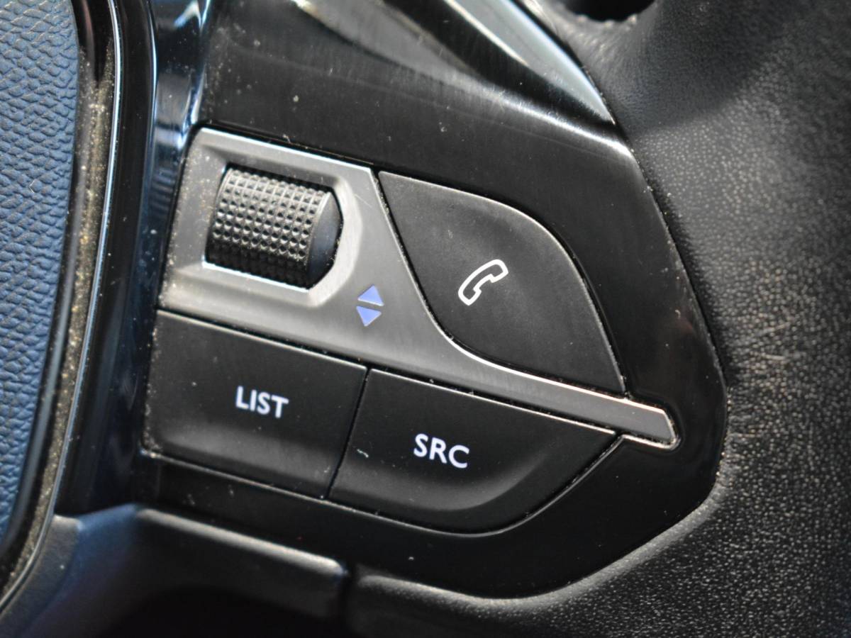 Peugeot 208 Peugeot 208 1.2 PureTech Allure Pack | 100pk | Navigatie | 3D i-Cockpit | Climate Control | Keyless Start & Entry |