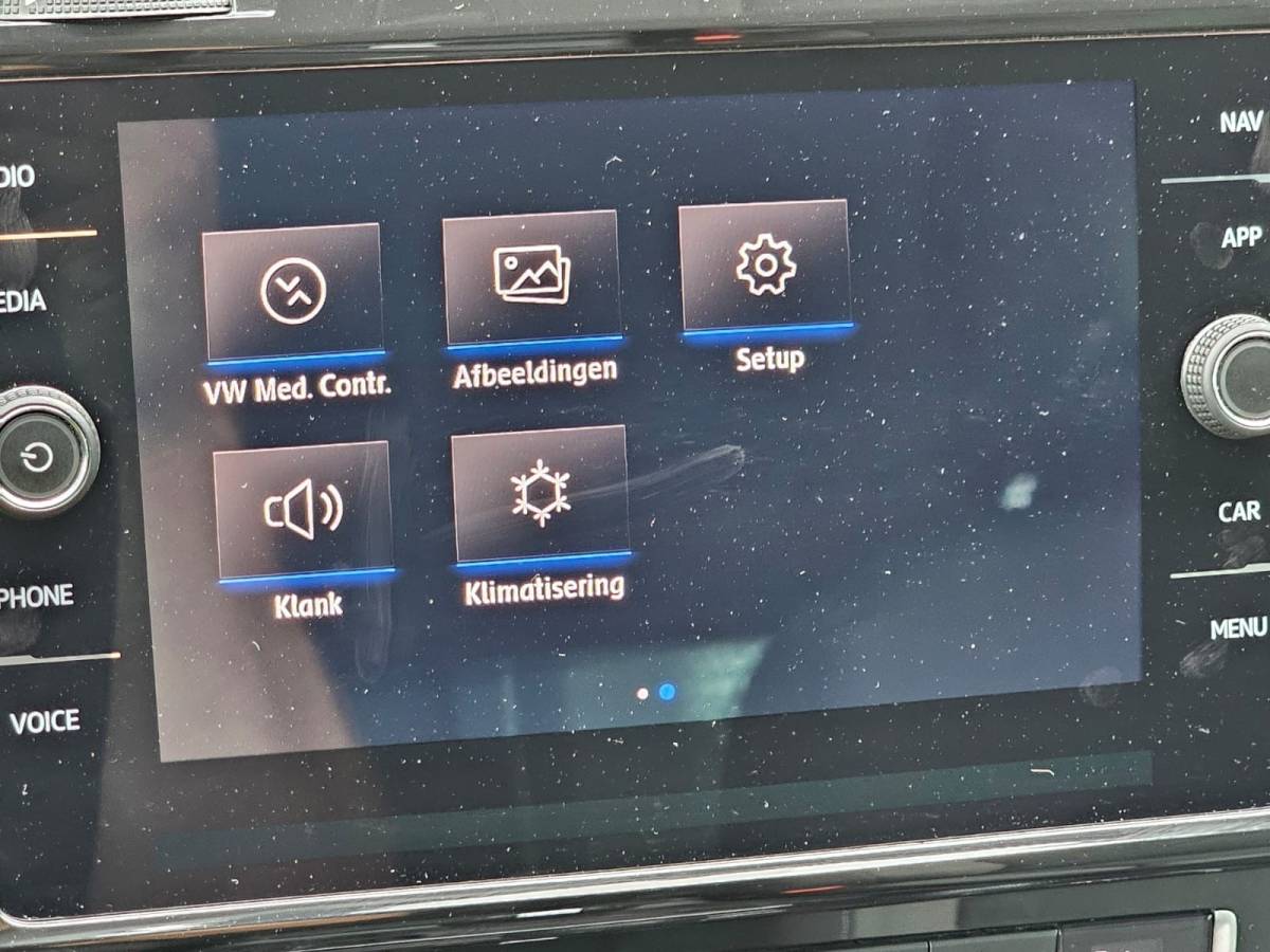 Volkswagen Golf Volkswagen Golf 1.5 TSI Highline Business R | Automaat | LED | Trekhaak | Navi | Stoelverwarming | All-seasons | PDC |