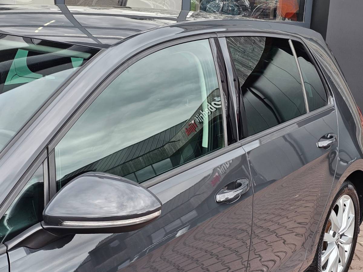Volkswagen Golf Volkswagen Golf 1.5 TSI Highline Business R | Automaat | LED | Trekhaak | Navi | Stoelverwarming | All-seasons | PDC |