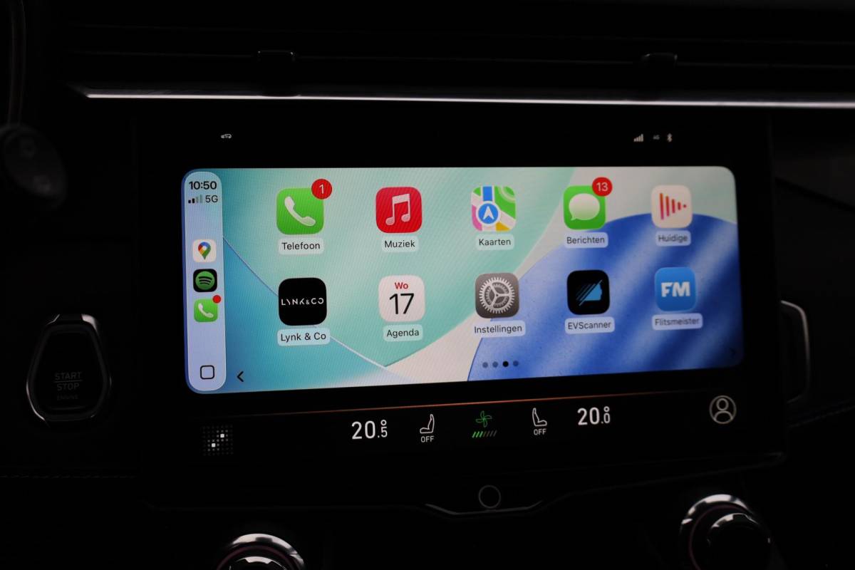 Lynk & Co 01 Lynk & Co 01 1.5 261PK! 6.6KWh 360-CAMERA PANO/SCHUIF INFINITY DAB NAVI CARPLAY STOELVERWARMING ELEK.ACHTERKLEP 20″LMV