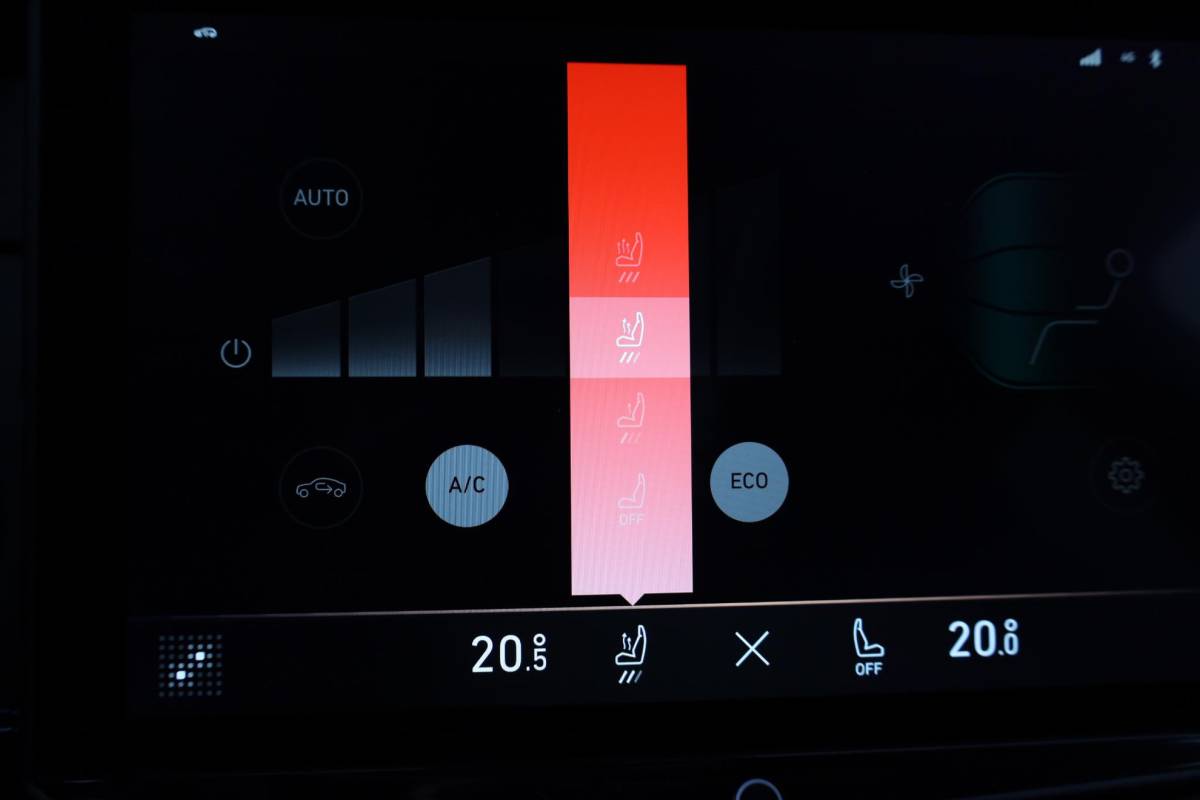 Lynk & Co 01 Lynk & Co 01 1.5 261PK! 6.6KWh 360-CAMERA PANO/SCHUIF INFINITY DAB NAVI CARPLAY STOELVERWARMING ELEK.ACHTERKLEP 20″LMV