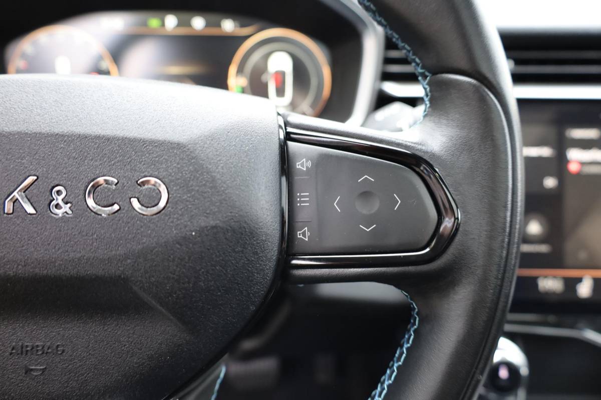 Lynk & Co 01 Lynk & Co 01 1.5 261PK! 6.6KWh 360-CAMERA PANO/SCHUIF INFINITY DAB NAVI CARPLAY STOELVERWARMING ELEK.ACHTERKLEP 20″LMV
