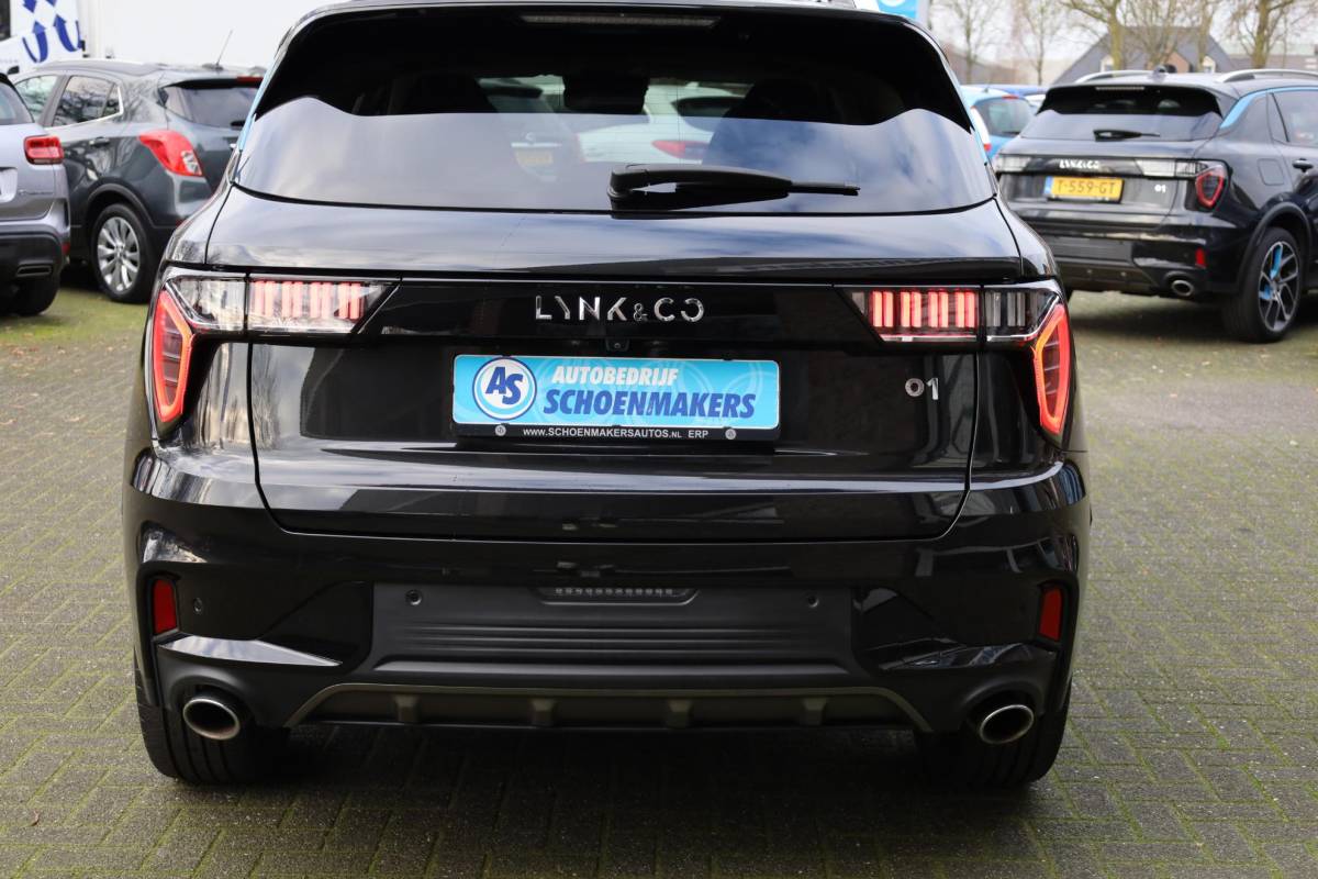Lynk & Co 01 Lynk & Co 01 1.5 261PK! 6.6KWh 360-CAMERA PANO/SCHUIF INFINITY DAB NAVI CARPLAY STOELVERWARMING ELEK.ACHTERKLEP 20″LMV