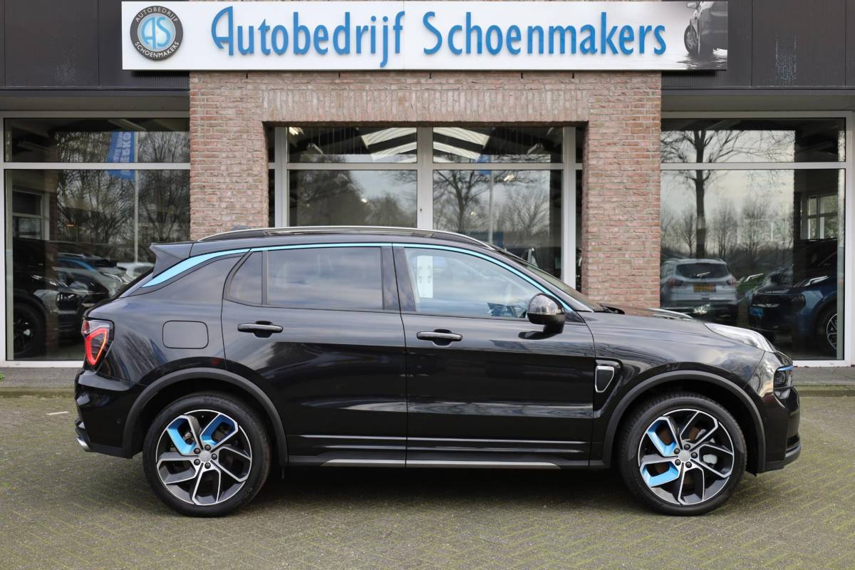 Lynk & Co 01 Lynk & Co 01 1.5 261PK! 6.6KWh 360-CAMERA PANO/SCHUIF INFINITY DAB NAVI CARPLAY STOELVERWARMING ELEK.ACHTERKLEP 20″LMV