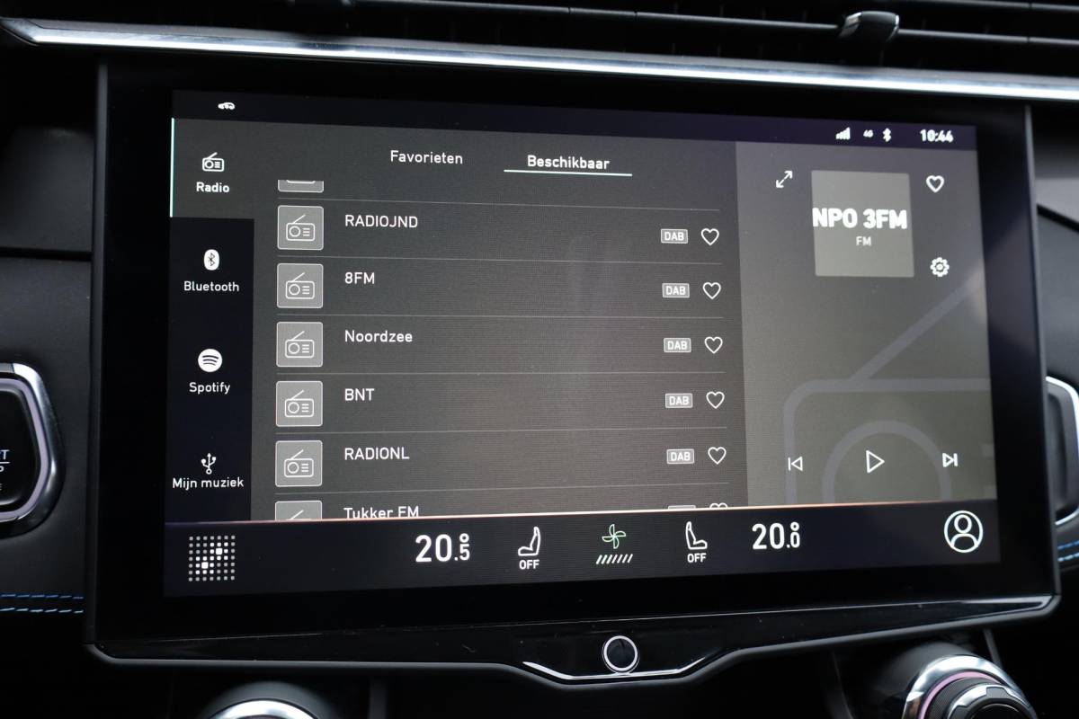 Lynk & Co 01 Lynk & Co 01 1.5 261PK! 6.6KWh 360-CAMERA PANO/SCHUIF INFINITY DAB NAVI CARPLAY STOELVERWARMING ELEK.ACHTERKLEP 20″LMV