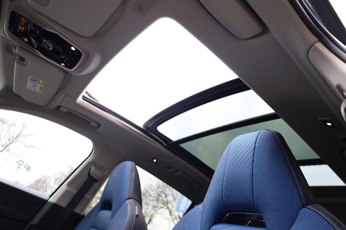 Lynk & Co 01 Lynk & Co 01 1.5 261PK! 6.6KWh 360-CAMERA PANO/SCHUIF INFINITY DAB NAVI CARPLAY STOELVERWARMING ELEK.ACHTERKLEP 20″LMV