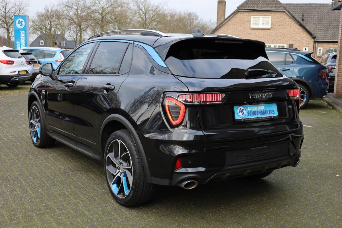 Lynk & Co 01 Lynk & Co 01 1.5 261PK! 6.6KWh 360-CAMERA PANO/SCHUIF INFINITY DAB NAVI CARPLAY STOELVERWARMING ELEK.ACHTERKLEP 20″LMV
