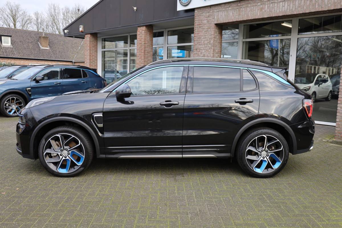 Lynk & Co 01 Lynk & Co 01 1.5 261PK! 6.6KWh 360-CAMERA PANO/SCHUIF INFINITY DAB NAVI CARPLAY STOELVERWARMING ELEK.ACHTERKLEP 20″LMV