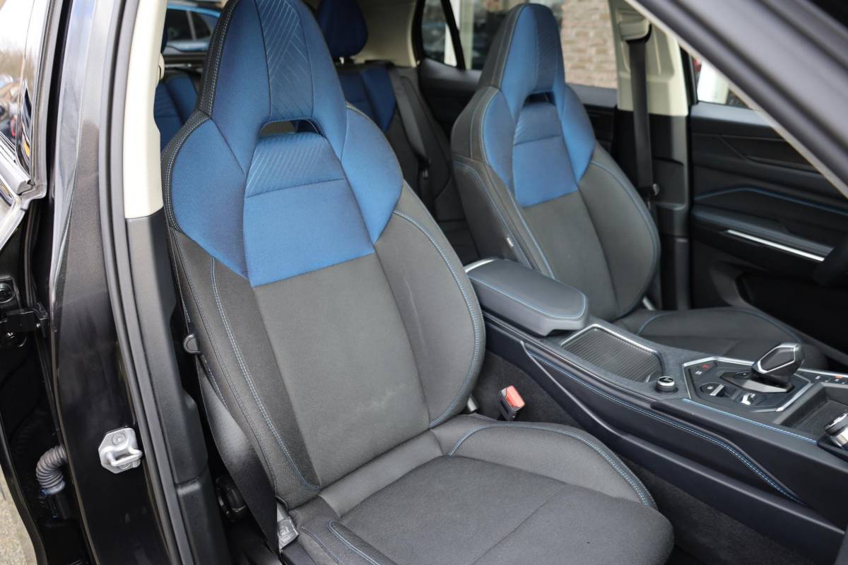 Lynk & Co 01 Lynk & Co 01 1.5 261PK! 6.6KWh 360-CAMERA PANO/SCHUIF INFINITY DAB NAVI CARPLAY STOELVERWARMING ELEK.ACHTERKLEP 20″LMV