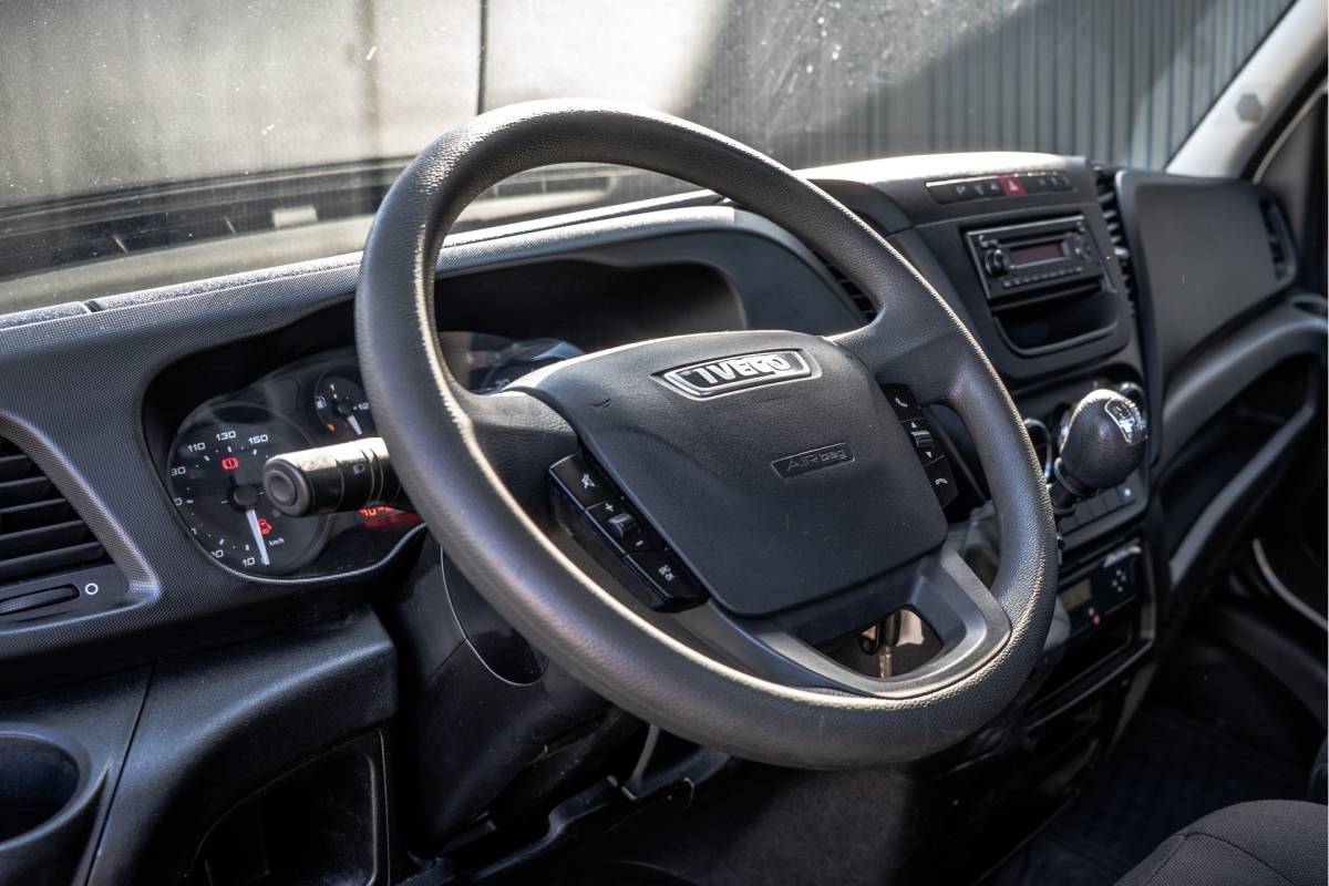 Iveco Daily Iveco Daily 50C15 3.0L | Open Laadbak | Kraan | Euro 6 | 1ste Eigenaar| 146 PK | 3-Zits