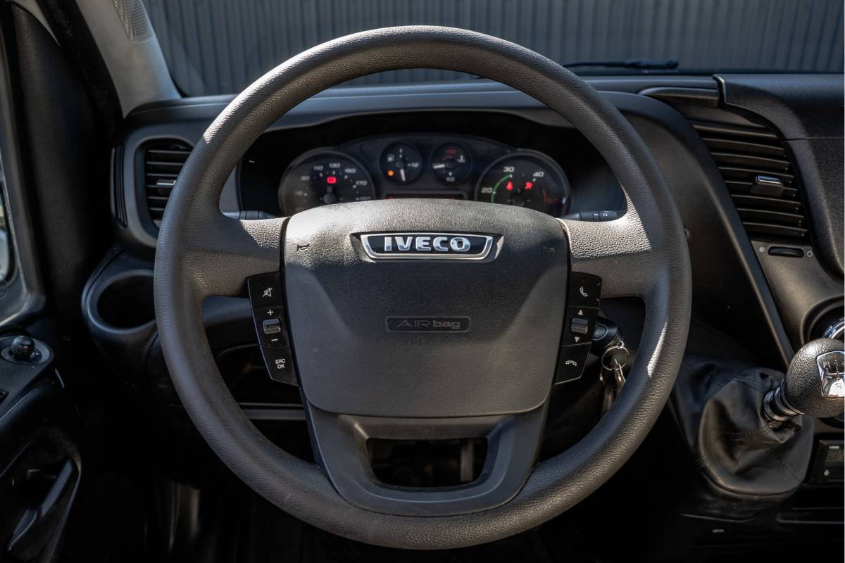 Iveco Daily Iveco Daily 50C15 3.0L | Open Laadbak | Kraan | Euro 6 | 1ste Eigenaar| 146 PK | 3-Zits