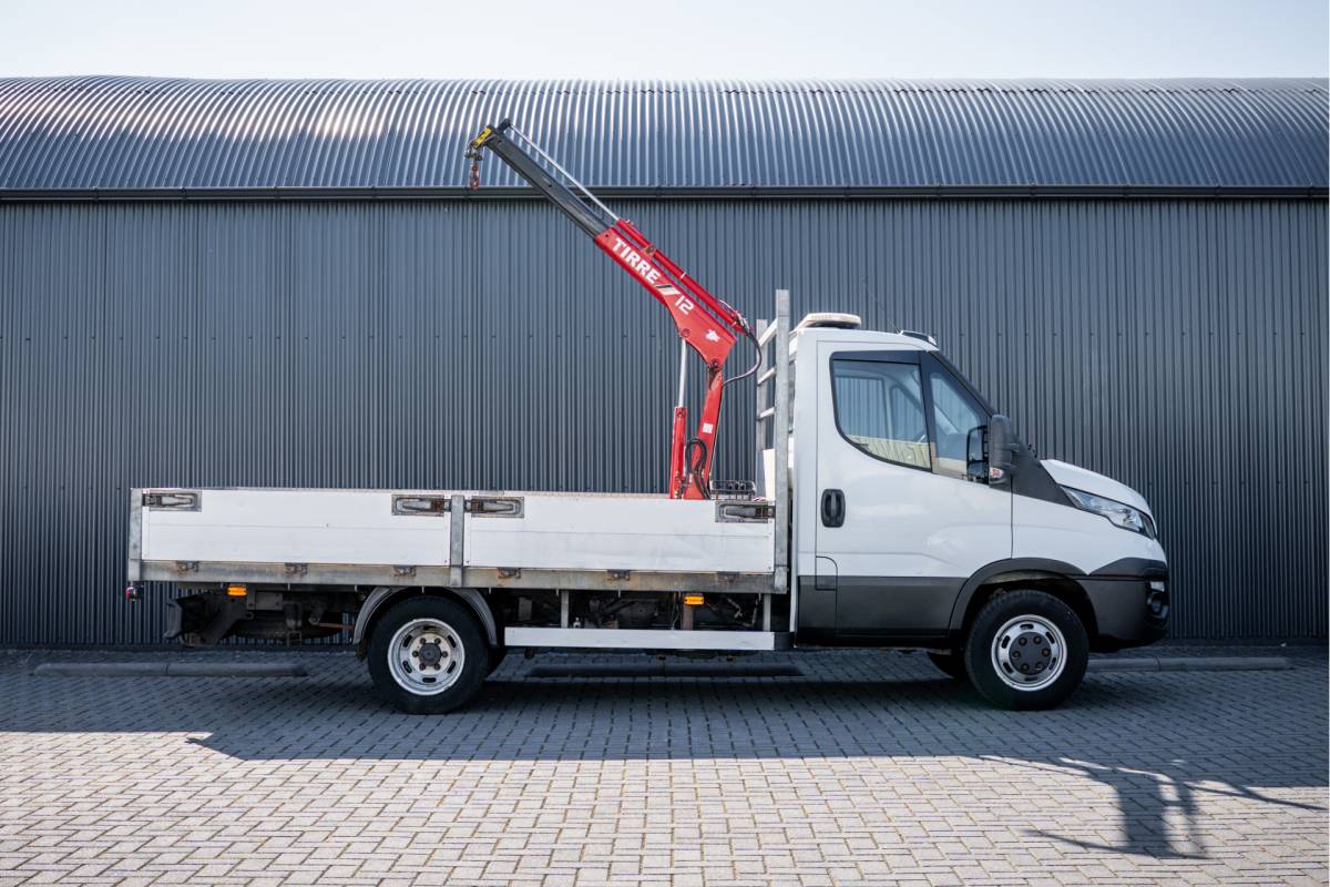 Iveco Daily Iveco Daily 50C15 3.0L | Open Laadbak | Kraan | Euro 6 | 1ste Eigenaar| 146 PK | 3-Zits