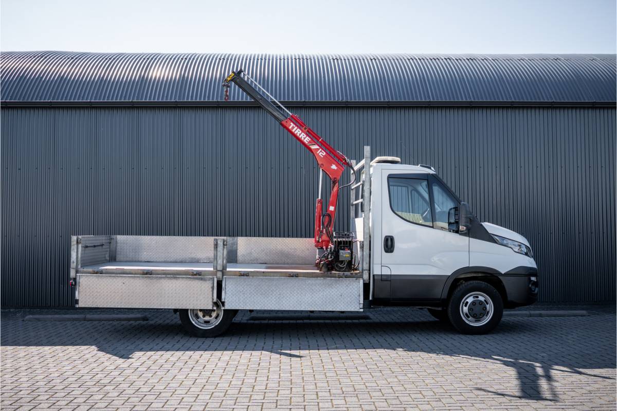 Iveco Daily Iveco Daily 50C15 3.0L | Open Laadbak | Kraan | Euro 6 | 1ste Eigenaar| 146 PK | 3-Zits