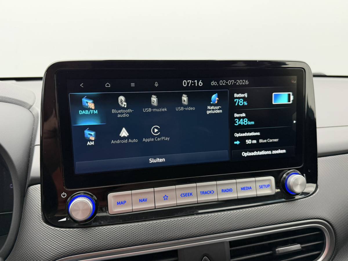 Hyundai Kona Hyundai Kona EV Limited 64 kWh 3- Fase SOH 95,6% | Warmtepomp | Elektrisch Schuif/Kanteldak | Camera | Leer | Head-Up Display