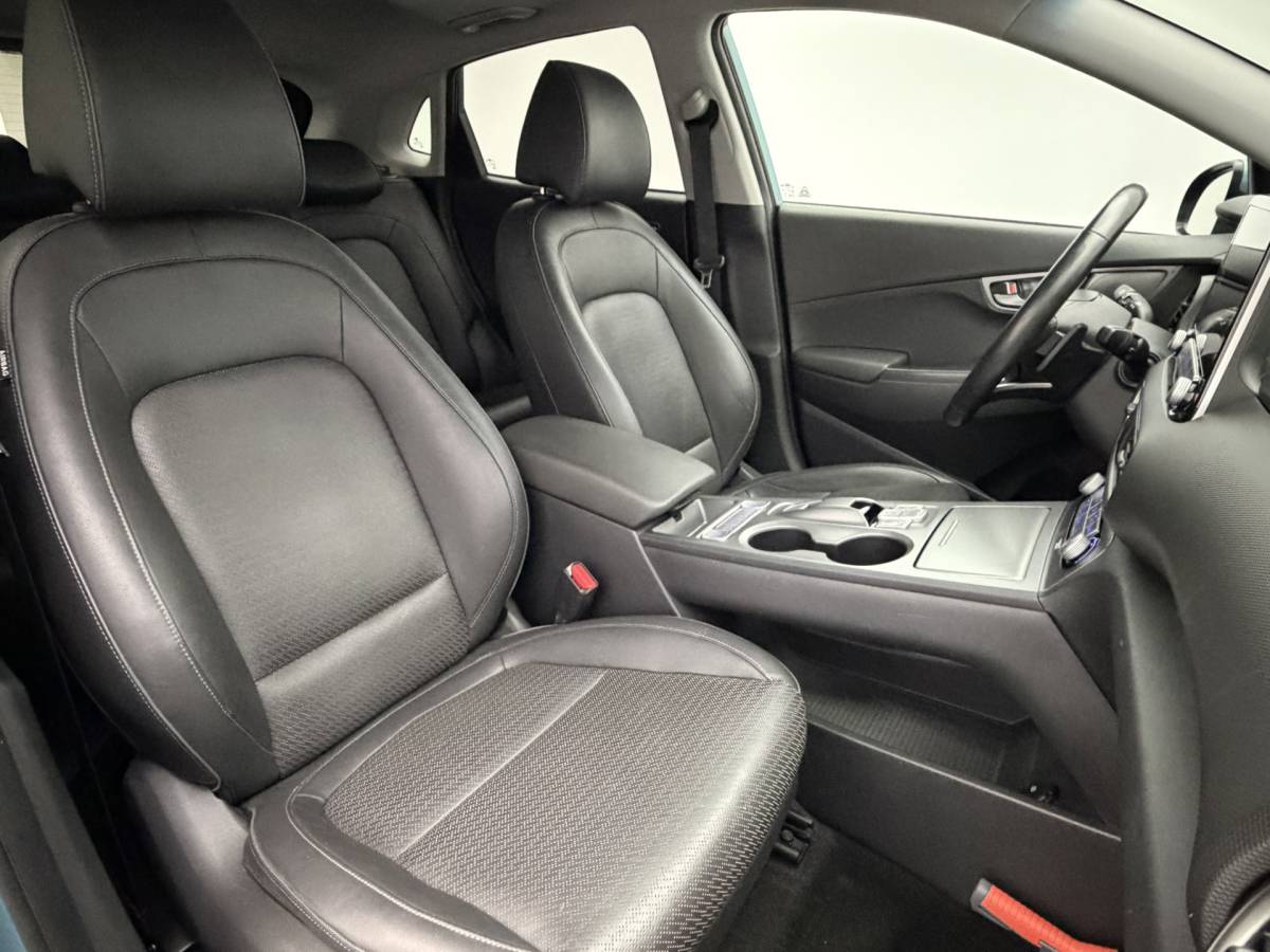 Hyundai Kona Hyundai Kona EV Limited 64 kWh 3- Fase SOH 95,6% | Warmtepomp | Elektrisch Schuif/Kanteldak | Camera | Leer | Head-Up Display