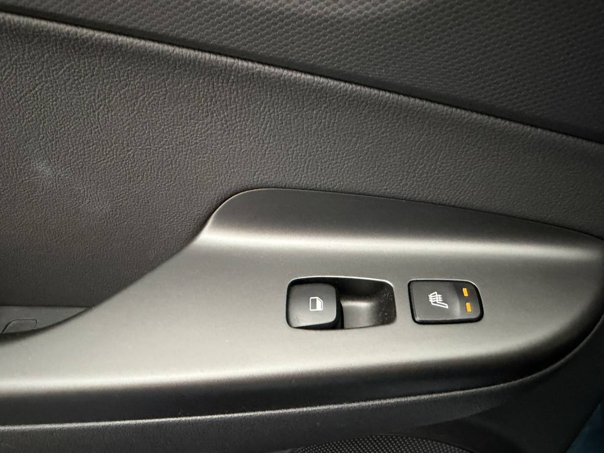 Hyundai Kona Hyundai Kona EV Limited 64 kWh 3- Fase SOH 95,6% | Warmtepomp | Elektrisch Schuif/Kanteldak | Camera | Leer | Head-Up Display