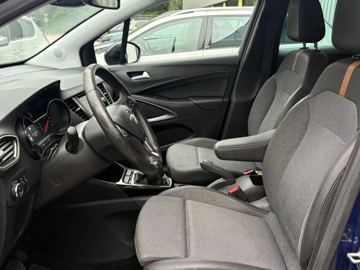 Opel Crossland Opel Crossland 1.2 Edition Trekhaak, Stoel/Stuurverwarming, Parkeersensoren, LED, Halfleder
