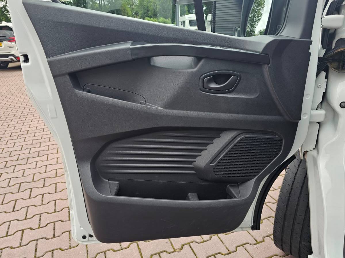 Renault Trafic Renault Trafic 2.0 dCi 150PK T29 L1H1 Comfort | Automaat | LED | Trekhaak | Navi | Camera | PDC | App-Connect |