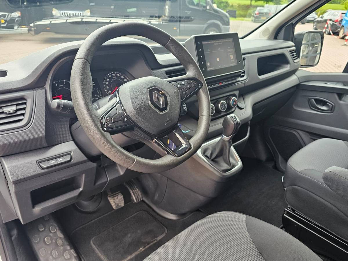 Renault Trafic Renault Trafic 2.0 dCi 150PK T29 L1H1 Comfort | Automaat | LED | Trekhaak | Navi | Camera | PDC | App-Connect |