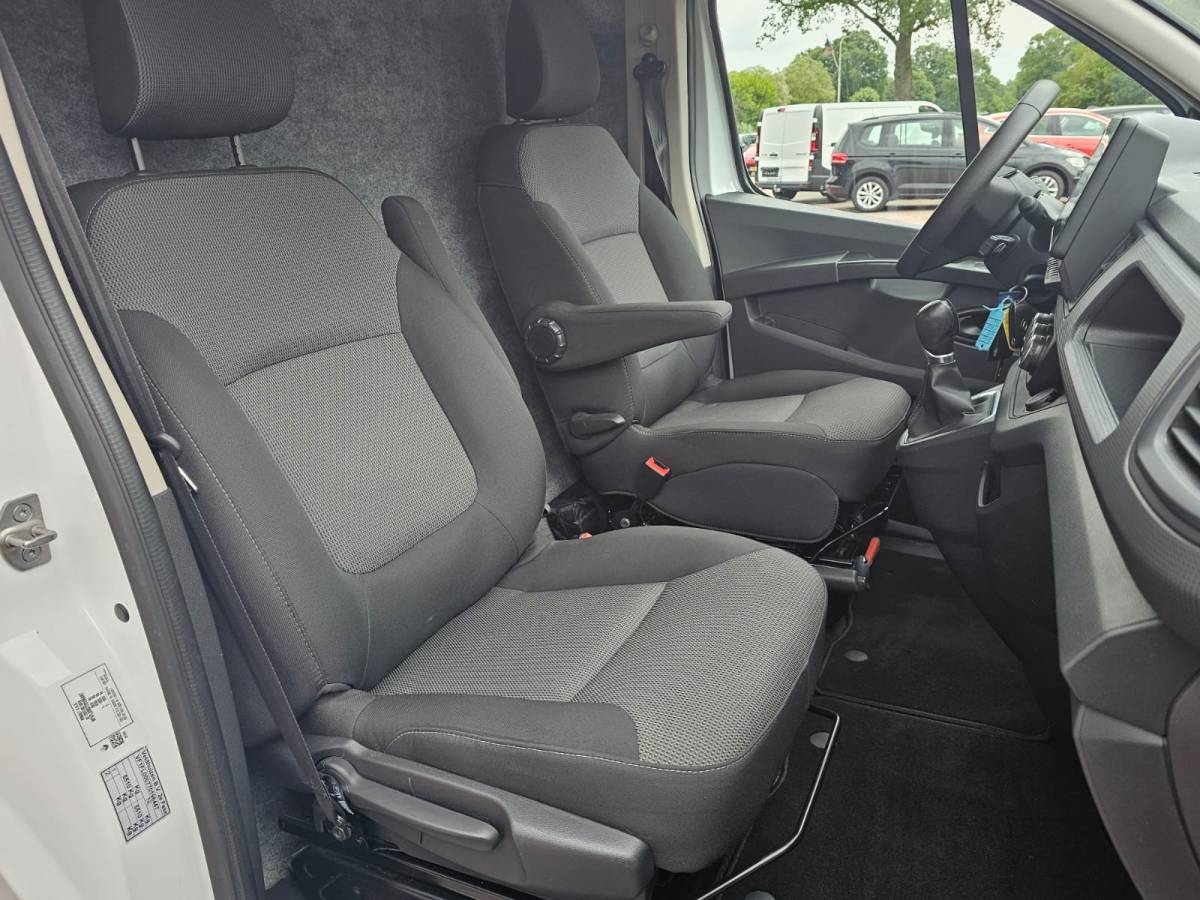 Renault Trafic Renault Trafic 2.0 dCi 150PK T29 L1H1 Comfort | Automaat | LED | Trekhaak | Navi | Camera | PDC | App-Connect |
