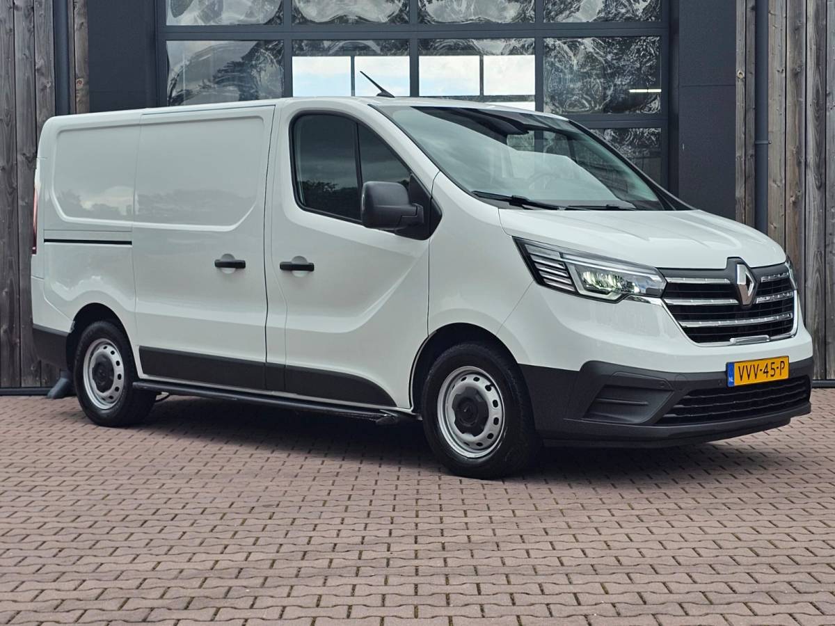 Renault Trafic Renault Trafic 2.0 dCi 150PK T29 L1H1 Comfort | Automaat | LED | Trekhaak | Navi | Camera | PDC | App-Connect |
