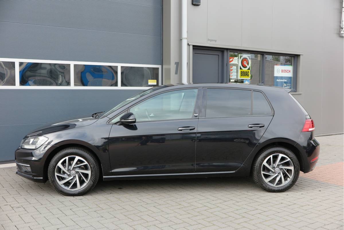 Volkswagen Golf Volkswagen Golf 1.4 TSI 125pk Sound Navi , LMV, Keyless, PDC , Achteruitrijcamera , Carplay , Etc. Nieuwe apk bij aflevering