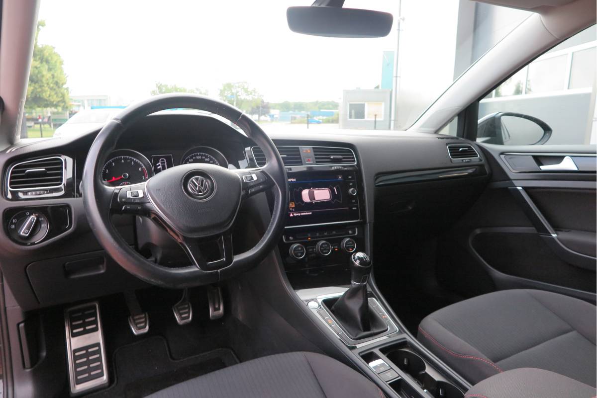 Volkswagen Golf Volkswagen Golf 1.4 TSI 125pk Sound Navi , LMV, Keyless, PDC , Achteruitrijcamera , Carplay , Etc. Nieuwe apk bij aflevering