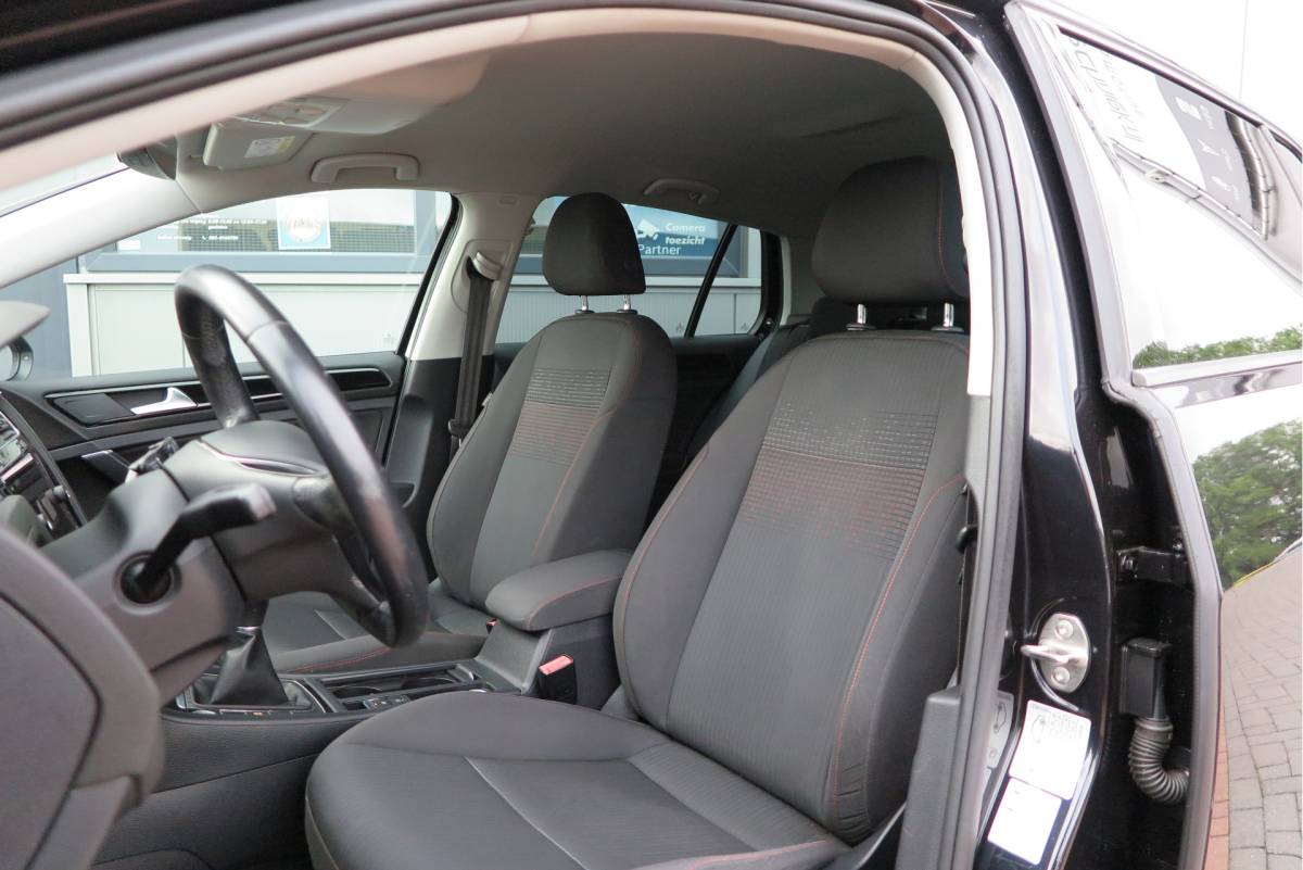 Volkswagen Golf Volkswagen Golf 1.4 TSI 125pk Sound Navi , LMV, Keyless, PDC , Achteruitrijcamera , Carplay , Etc. Nieuwe apk bij aflevering