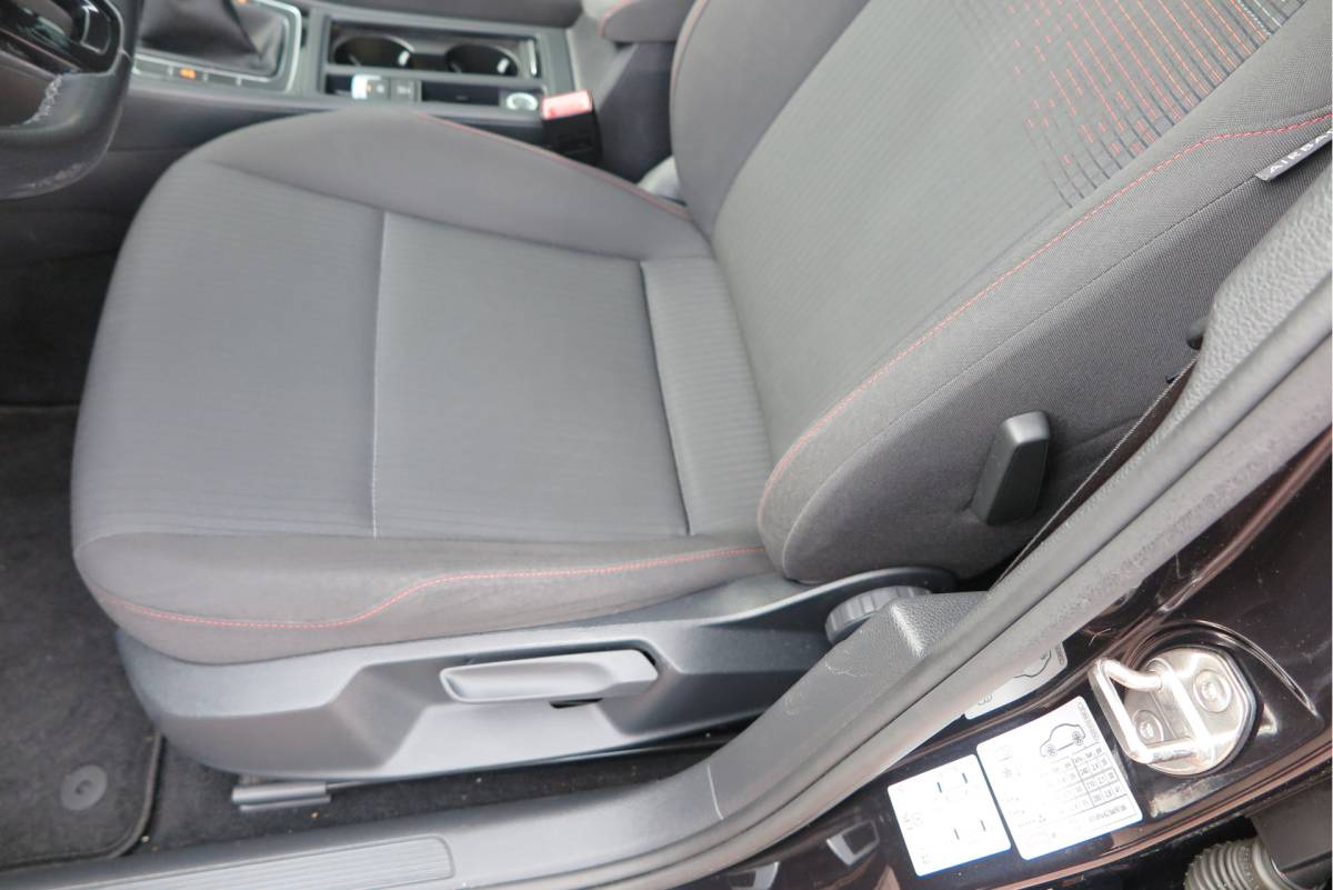 Volkswagen Golf Volkswagen Golf 1.4 TSI 125pk Sound Navi , LMV, Keyless, PDC , Achteruitrijcamera , Carplay , Etc. Nieuwe apk bij aflevering