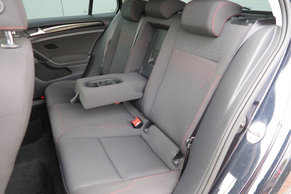 Volkswagen Golf Volkswagen Golf 1.4 TSI 125pk Sound Navi , LMV, Keyless, PDC , Achteruitrijcamera , Carplay , Etc. Nieuwe apk bij aflevering