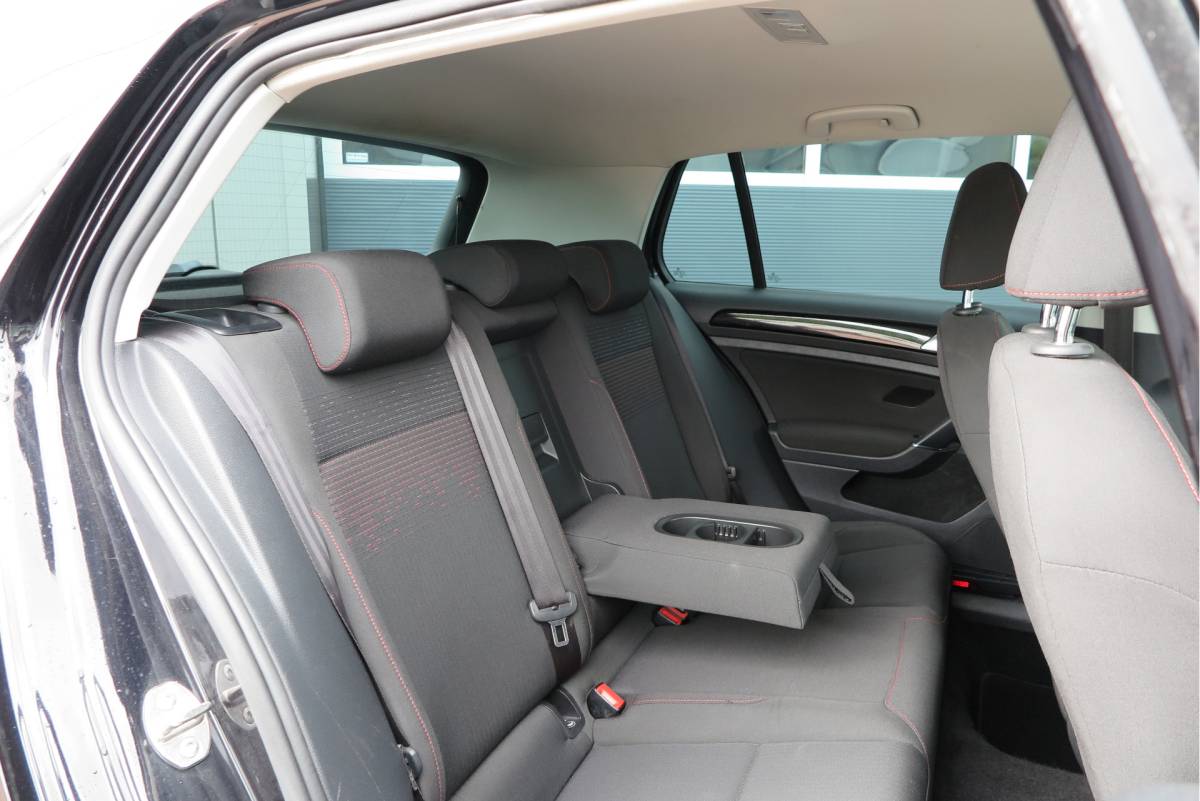 Volkswagen Golf Volkswagen Golf 1.4 TSI 125pk Sound Navi , LMV, Keyless, PDC , Achteruitrijcamera , Carplay , Etc. Nieuwe apk bij aflevering