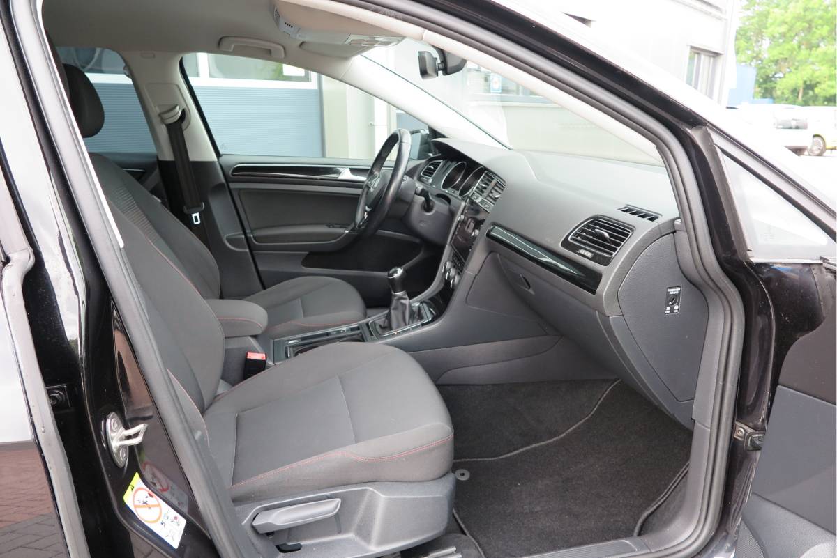 Volkswagen Golf Volkswagen Golf 1.4 TSI 125pk Sound Navi , LMV, Keyless, PDC , Achteruitrijcamera , Carplay , Etc. Nieuwe apk bij aflevering