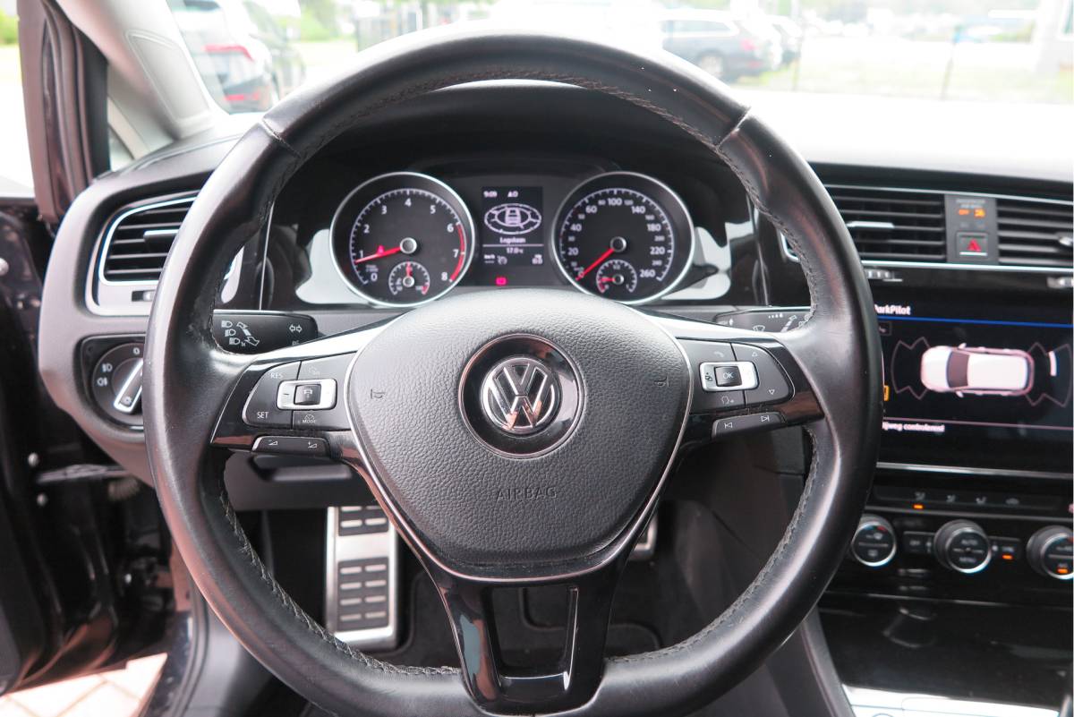 Volkswagen Golf Volkswagen Golf 1.4 TSI 125pk Sound Navi , LMV, Keyless, PDC , Achteruitrijcamera , Carplay , Etc. Nieuwe apk bij aflevering