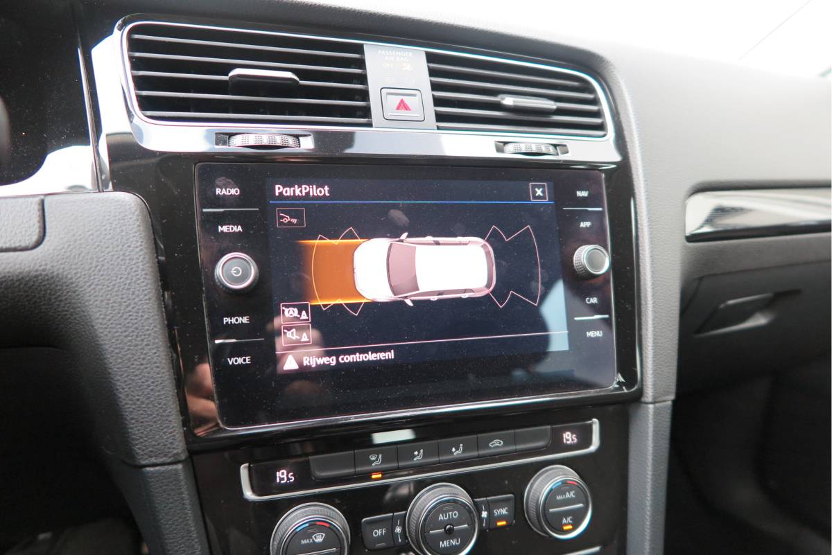 Volkswagen Golf Volkswagen Golf 1.4 TSI 125pk Sound Navi , LMV, Keyless, PDC , Achteruitrijcamera , Carplay , Etc. Nieuwe apk bij aflevering