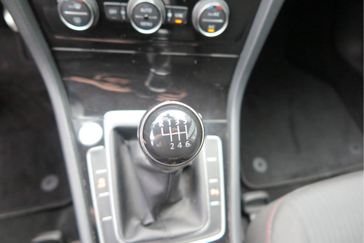 Volkswagen Golf Volkswagen Golf 1.4 TSI 125pk Sound Navi , LMV, Keyless, PDC , Achteruitrijcamera , Carplay , Etc. Nieuwe apk bij aflevering