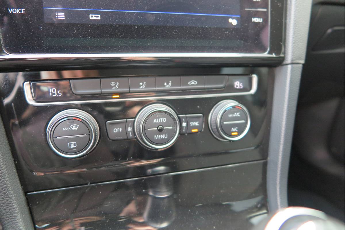 Volkswagen Golf Volkswagen Golf 1.4 TSI 125pk Sound Navi , LMV, Keyless, PDC , Achteruitrijcamera , Carplay , Etc. Nieuwe apk bij aflevering