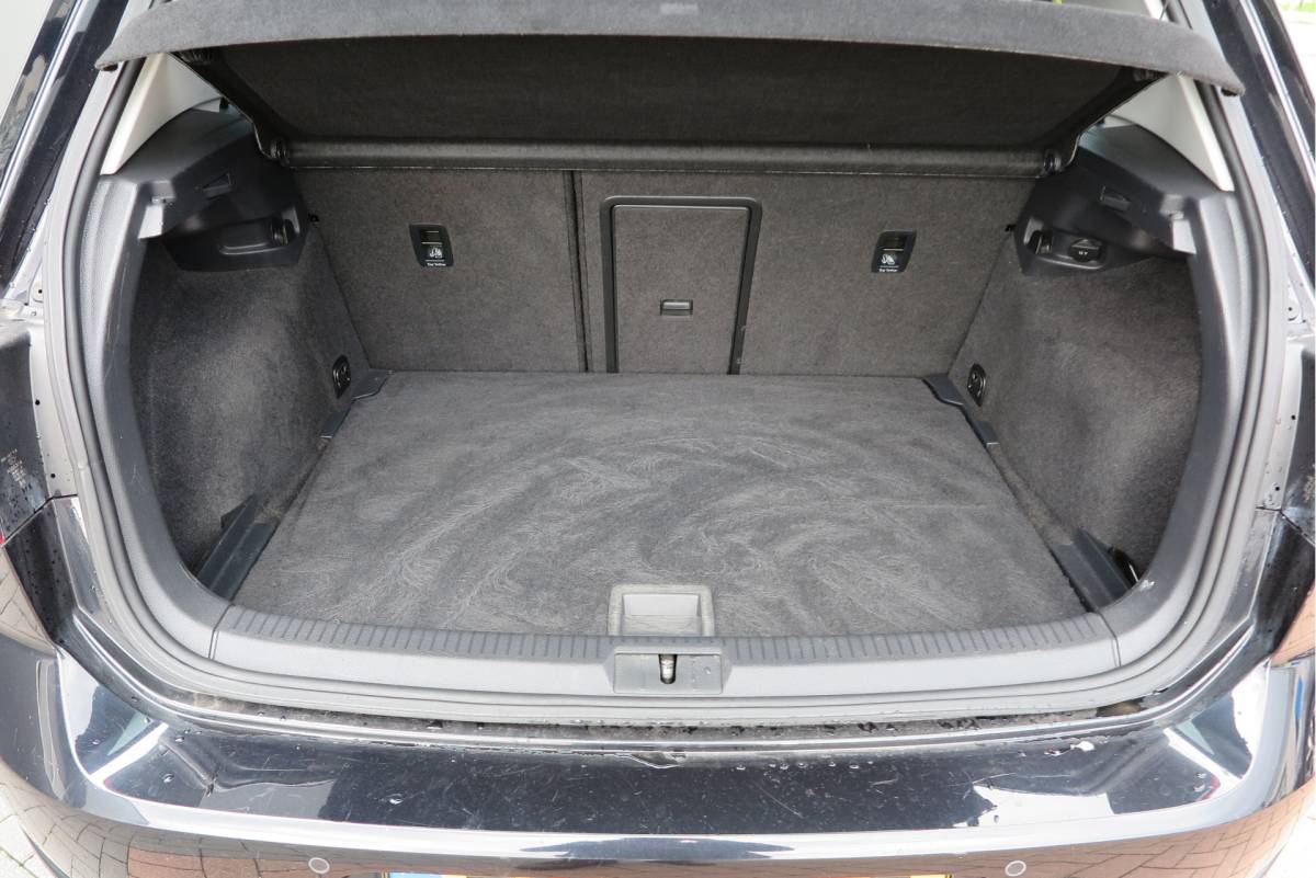 Volkswagen Golf Volkswagen Golf 1.4 TSI 125pk Sound Navi , LMV, Keyless, PDC , Achteruitrijcamera , Carplay , Etc. Nieuwe apk bij aflevering