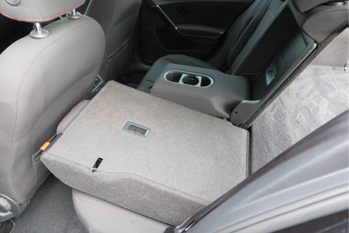 Volkswagen Golf Volkswagen Golf 1.4 TSI 125pk Sound Navi , LMV, Keyless, PDC , Achteruitrijcamera , Carplay , Etc. Nieuwe apk bij aflevering