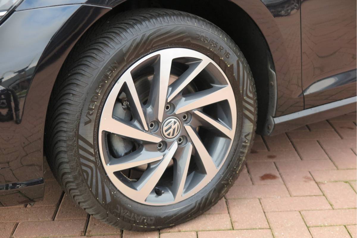 Volkswagen Golf Volkswagen Golf 1.4 TSI 125pk Sound Navi , LMV, Keyless, PDC , Achteruitrijcamera , Carplay , Etc. Nieuwe apk bij aflevering