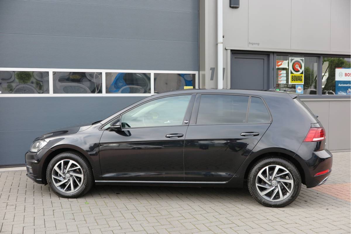 Volkswagen Golf Volkswagen Golf 1.4 TSI 125pk Sound Navi , LMV, Keyless, PDC , Achteruitrijcamera , Carplay , Etc. Nieuwe apk bij aflevering