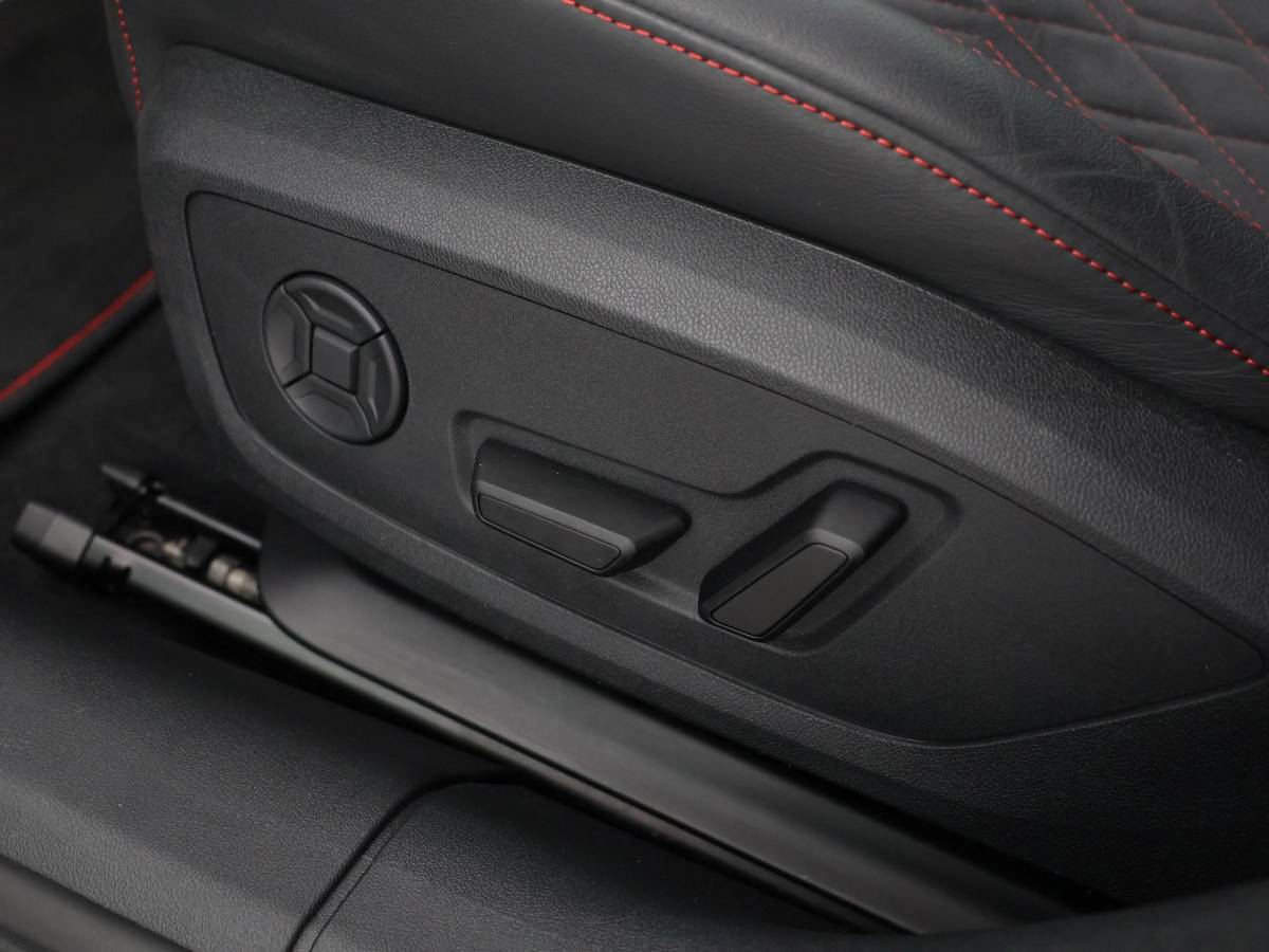 Audi A5 Audi A5 Avant 2.0 367pk S-tronic e-hybrid quattro S edition · 360 Camera · Wegklapbare Trekhaak · Bang & Olufsen Audio · Bijrijder Display · Zwart Optiek · 19” Inch · Garantie t/m 26-07-2030 of 100.000