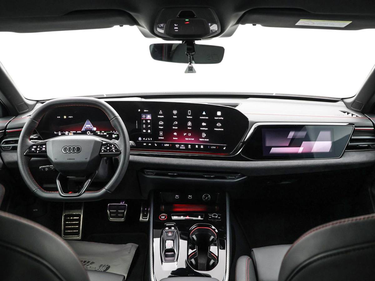 Audi A5 Audi A5 Avant 2.0 367pk S-tronic e-hybrid quattro S edition · 360 Camera · Wegklapbare Trekhaak · Bang & Olufsen Audio · Bijrijder Display · Zwart Optiek · 19” Inch · Garantie t/m 26-07-2030 of 100.000