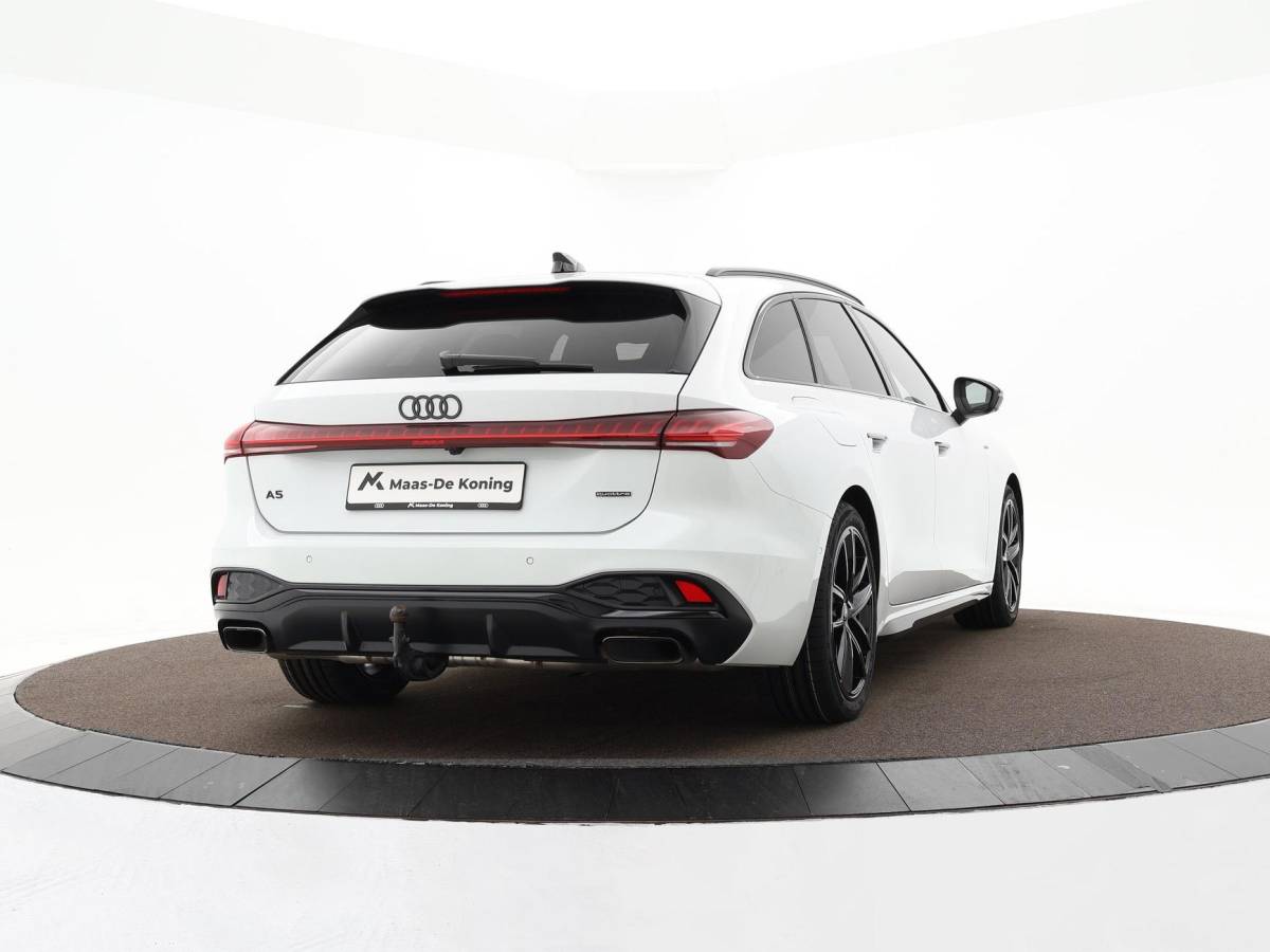 Audi A5 Audi A5 Avant 2.0 367pk S-tronic e-hybrid quattro S edition · 360 Camera · Wegklapbare Trekhaak · Bang & Olufsen Audio · Bijrijder Display · Zwart Optiek · 19” Inch · Garantie t/m 26-07-2030 of 100.000