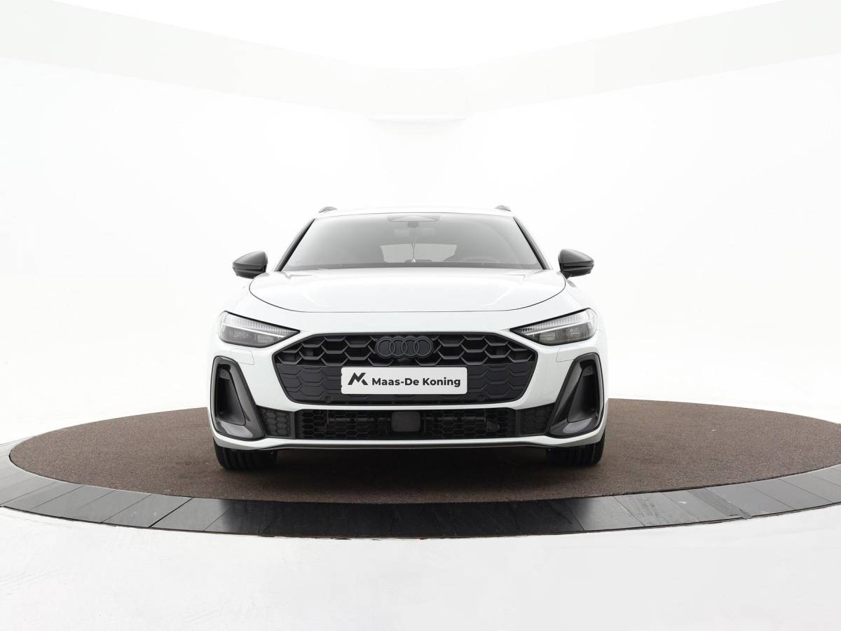 Audi A5 Audi A5 Avant 2.0 367pk S-tronic e-hybrid quattro S edition · 360 Camera · Wegklapbare Trekhaak · Bang & Olufsen Audio · Bijrijder Display · Zwart Optiek · 19” Inch · Garantie t/m 26-07-2030 of 100.000