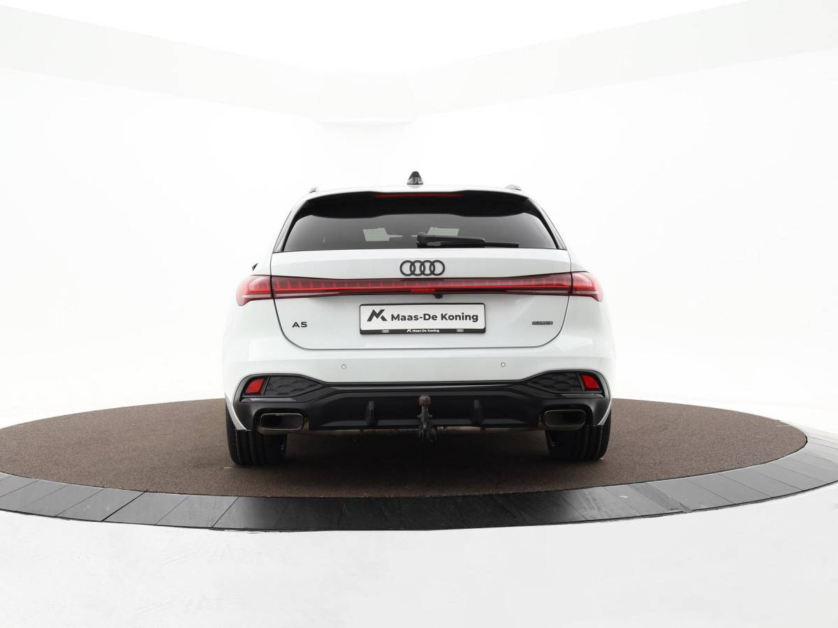 Audi A5 Audi A5 Avant 2.0 367pk S-tronic e-hybrid quattro S edition · 360 Camera · Wegklapbare Trekhaak · Bang & Olufsen Audio · Bijrijder Display · Zwart Optiek · 19” Inch · Garantie t/m 26-07-2030 of 100.000