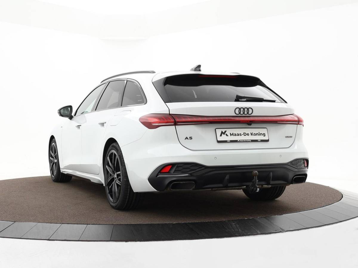 Audi A5 Audi A5 Avant 2.0 367pk S-tronic e-hybrid quattro S edition · 360 Camera · Wegklapbare Trekhaak · Bang & Olufsen Audio · Bijrijder Display · Zwart Optiek · 19” Inch · Garantie t/m 26-07-2030 of 100.000