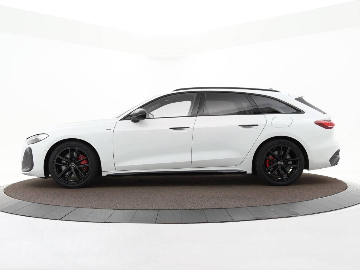 Audi A5 Audi A5 Avant 2.0 367pk S-tronic e-hybrid quattro S edition · 360 Camera · Wegklapbare Trekhaak · Bang & Olufsen Audio · Bijrijder Display · Zwart Optiek · 19” Inch · Garantie t/m 26-07-2030 of 100.000