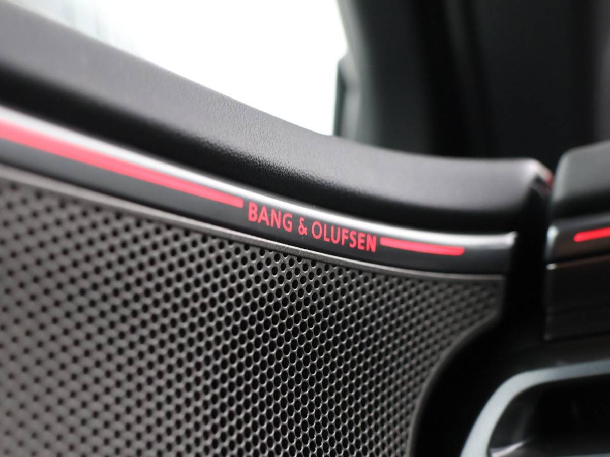 Audi A5 Audi A5 Avant 2.0 367pk S-tronic e-hybrid quattro S edition · 360 Camera · Wegklapbare Trekhaak · Bang & Olufsen Audio · Bijrijder Display · Zwart Optiek · 19” Inch · Garantie t/m 26-07-2030 of 100.000