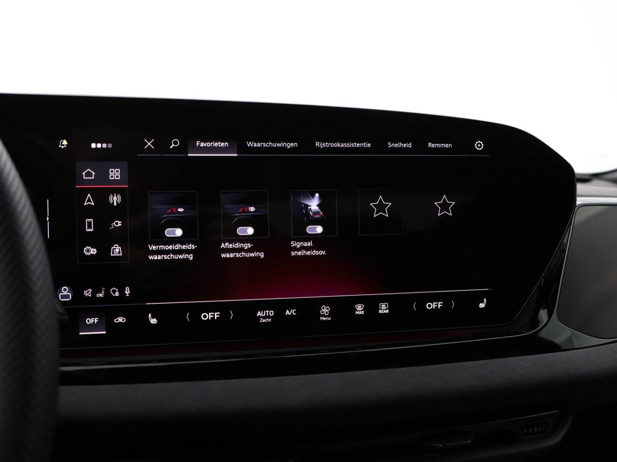 Audi A5 Audi A5 Avant 2.0 367pk S-tronic e-hybrid quattro S edition · 360 Camera · Wegklapbare Trekhaak · Bang & Olufsen Audio · Bijrijder Display · Zwart Optiek · 19” Inch · Garantie t/m 26-07-2030 of 100.000